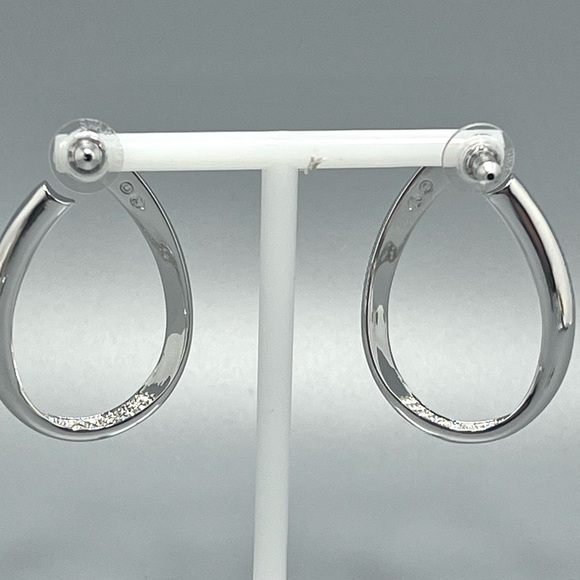 Exist hoop earrings
Medium, White, Rhodium plated - Picture 4 of 6